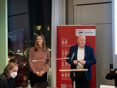 Professorin Dr. Antje Handelmann und Prof. Dr. Wolfgang Lukas von der Hochschule Bremerhaven | © AWO Bremerhaven