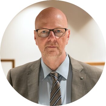 Porträtaufnahme von Eckart Kroon